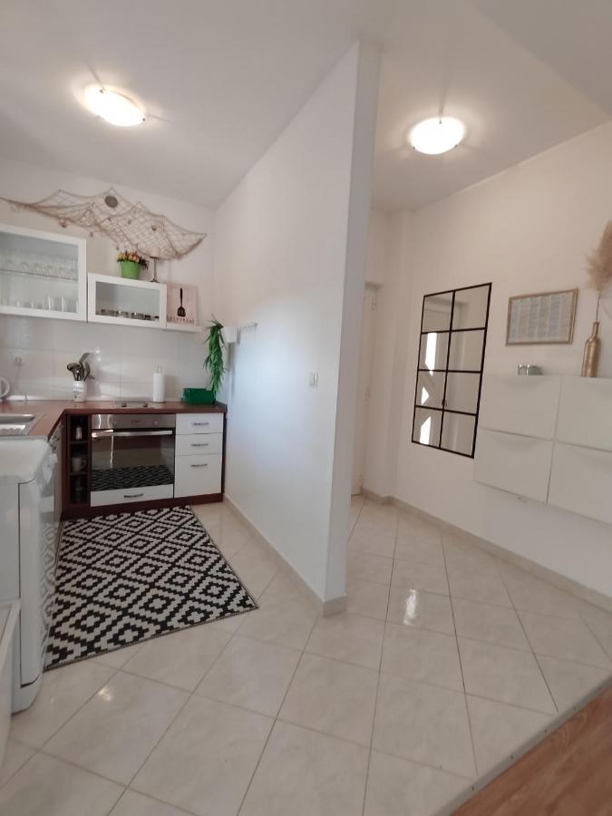 Apartments Karla I Ivano มันเดร ภายนอก รูปภาพ