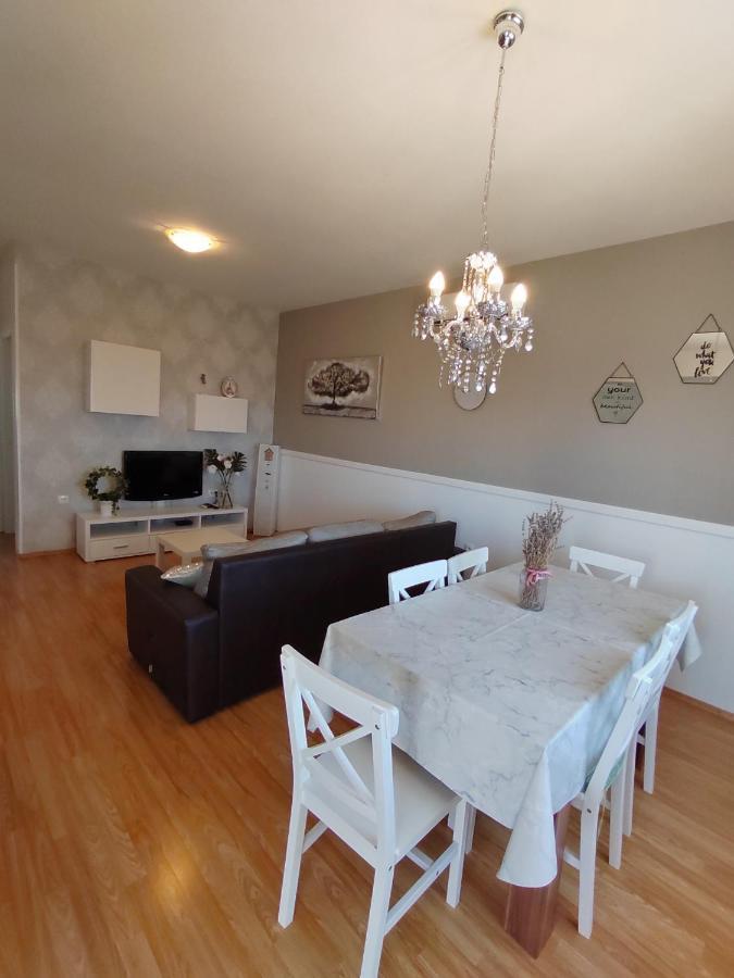 Apartments Karla I Ivano มันเดร ภายนอก รูปภาพ