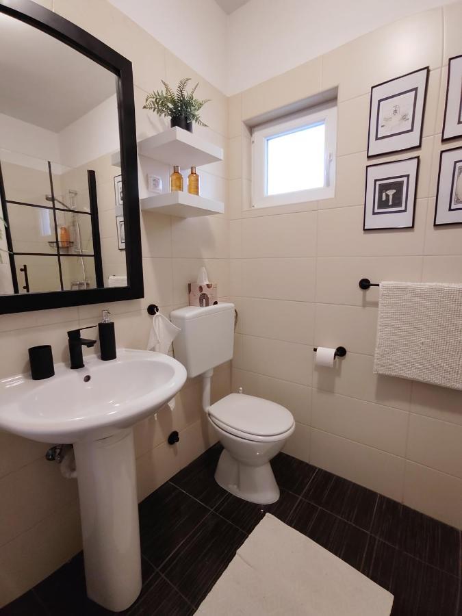 Apartments Karla I Ivano มันเดร ภายนอก รูปภาพ
